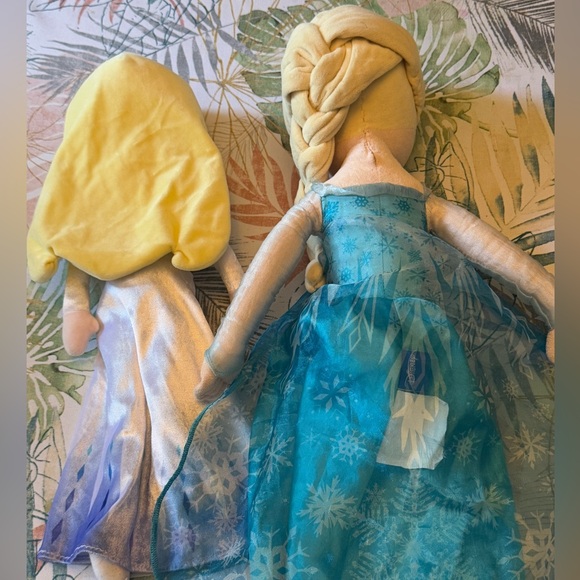 Disney Frozen Nightgowns and stuffy dolls Bundle - Picture 8 of 13